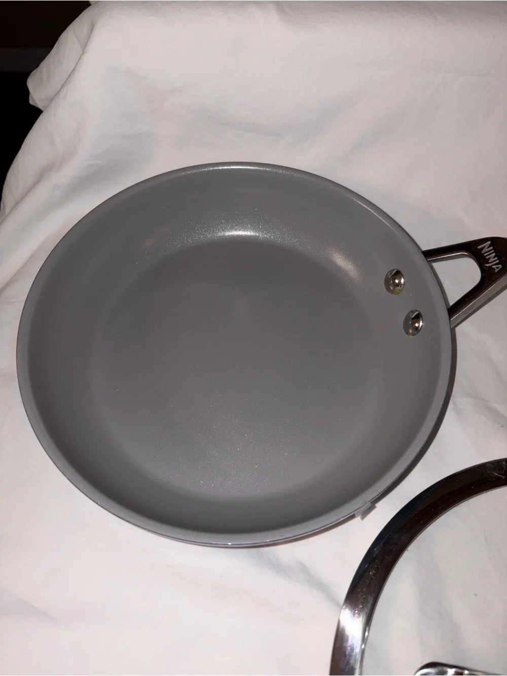 Like new Ninja NeverStick Ceramic Nonstick Coated 8” fry pan Blue